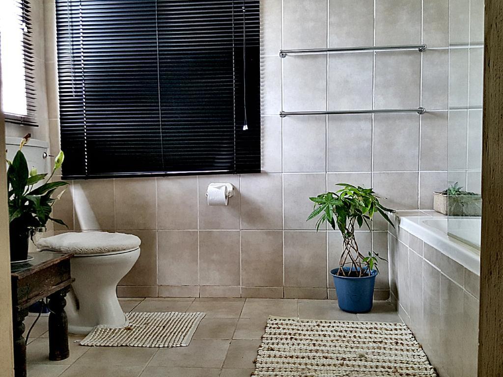 Midrand Guesthouse - Tasa Стая снимка